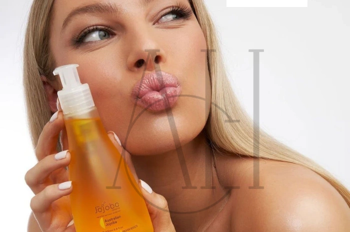 How to Use Jojoba Oil for Hair Health and Moisture